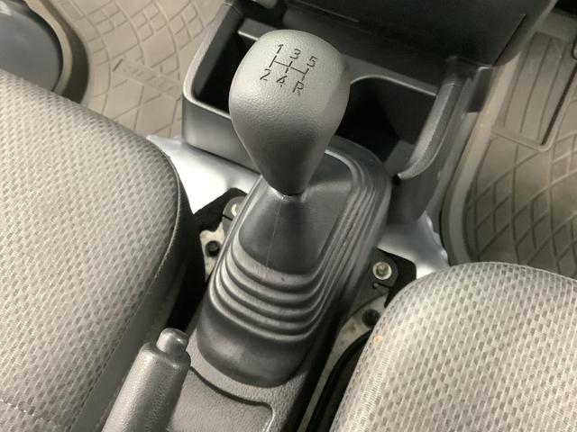 ハイゼットトラックスタンダード 4WD 5MT 3方開 荷台マット ラジオ走行無制限1年保証 4WD 荷台マット MT車 3方開 ゲートプロテクター ラバーフロアマット ドアバイザー ヘッドライトレベライザー マニュアルエアコン ラジオ マッドフラップ リアゲートチェーン(兵庫県)の中古車