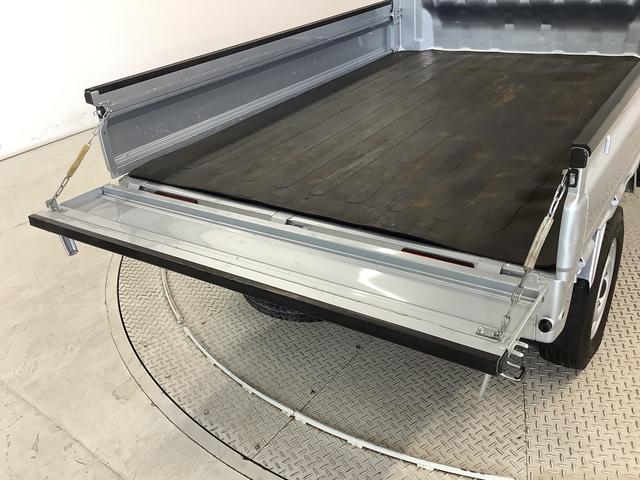 ハイゼットトラックスタンダード 4WD 5MT 3方開 荷台マット ラジオ走行無制限1年保証 4WD 荷台マット MT車 3方開 ゲートプロテクター ラバーフロアマット ドアバイザー ヘッドライトレベライザー マニュアルエアコン ラジオ マッドフラップ リアゲートチェーン(兵庫県)の中古車