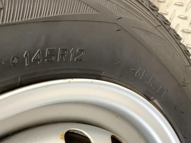 ハイゼットトラックスタンダード 4WD 5MT 3方開 荷台マット ラジオ走行無制限1年保証 4WD 荷台マット MT車 3方開 ゲートプロテクター ラバーフロアマット ドアバイザー ヘッドライトレベライザー マニュアルエアコン ラジオ マッドフラップ リアゲートチェーン(兵庫県)の中古車