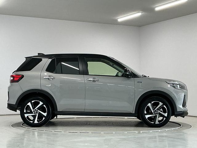 ロッキープレミアムG HEV 9インチディスプレイオーディオ USB1年保証 9インチディスプレイオーディオ パノラマモニター アダプティブクルーズコントロール ブラインドスポットモニター 前後コーナーセンサー 前席シートヒーター USB 17インチ純正アルミホイール(兵庫県)の中古車