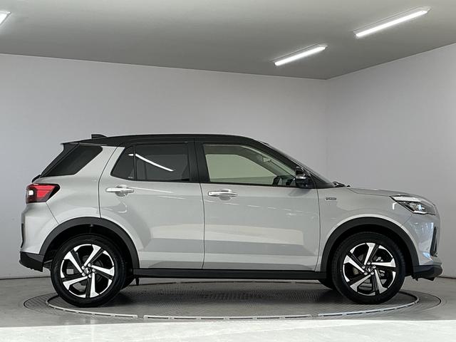 ロッキープレミアムＧ　ＨＥＶ　９インチディスプレイオーディオ　ＵＳＢ１年保証　９インチディスプレイオーディオ　パノラマモニター　アダプティブクルーズコントロール　前後コーナーセンサー　前席シートヒーター　ＵＳＢ接続　Ｂｌｕｅｔｏｏｔｈ　１７インチ純正アルミホイール（兵庫県）の中古車