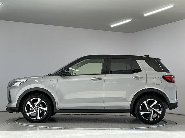 ロッキープレミアムＧ　ＨＥＶ　９インチディスプレイオーディオ　ＵＳＢ１年保証　９インチディスプレイオーディオ　パノラマモニター　アダプティブクルーズコントロール　前後コーナーセンサー　前席シートヒーター　ＵＳＢ接続　Ｂｌｕｅｔｏｏｔｈ　１７インチ純正アルミホイール（兵庫県）の中古車