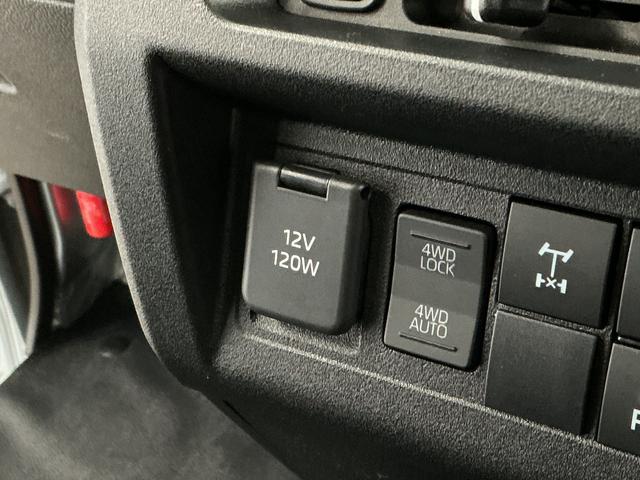 ハイゼットトラックジャンボエクストラ　４ＷＤ　ＣＶＴ　コーナーセンサー　３方開走行無制限１年保証　前後コーナーセンサー　４ＷＤ　ＣＶＴ車　３方開　荷台作業灯　リアゲートチェーン　オートハイビーム　ＬＥＤヘッドライト　アイドリングストップ　プッシュスタート　横滑り防止装置（兵庫県）の中古車