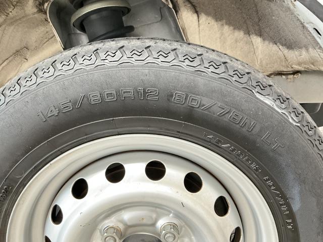 ハイゼットトラックスタンダード 雹害車両 CVT車 ワンオーナー バックソナー雹害車両 1年保証 CVT ワンオーナー バックソナー 3方開 ゲートプロテクター アイドリングストップ 横滑り防止装置 オートライト ドアバイザー ヘッドライトレベライザー ラジオ スペアタイヤ(兵庫県)の中古車