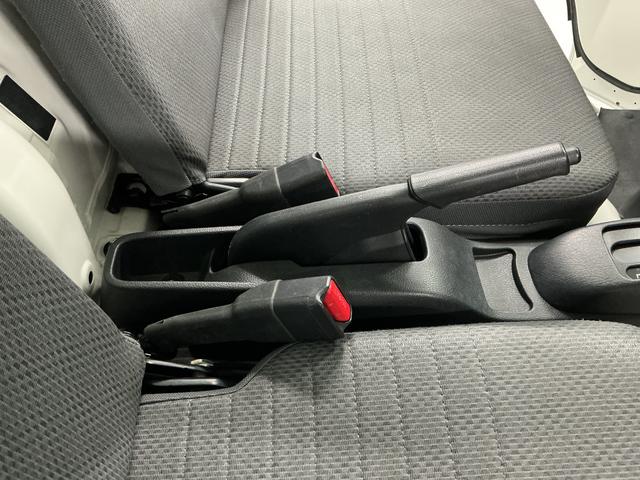 ハイゼットトラックローダンプ　４ＷＤ　ＡＴ車　禁煙　ワンオーナー　３方開走行無制限１年保証　４ＷＤ　ワンオーナー　ＡＴ　禁煙車　３方開　ゲートプロテクター　ドアバイザー　ヘッドライトレベライザー　アクセサリーソケット　マニュアルエアコン　スペアタイヤ　ラバーフロアマット（兵庫県）の中古車