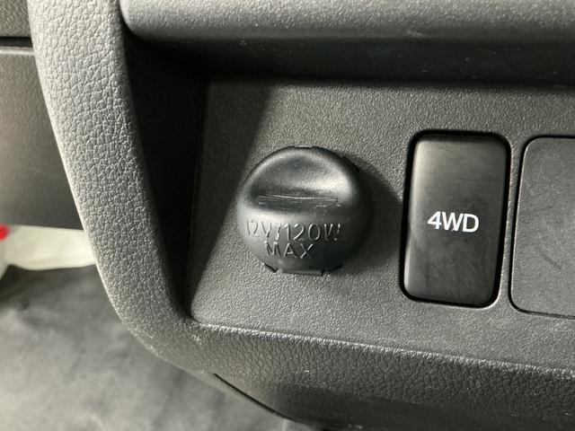 ハイゼットトラックローダンプ　４ＷＤ　ＡＴ車　禁煙　ワンオーナー　３方開走行無制限１年保証　４ＷＤ　ワンオーナー　ＡＴ　禁煙車　３方開　ゲートプロテクター　ドアバイザー　ヘッドライトレベライザー　アクセサリーソケット　マニュアルエアコン　スペアタイヤ　ラバーフロアマット（兵庫県）の中古車