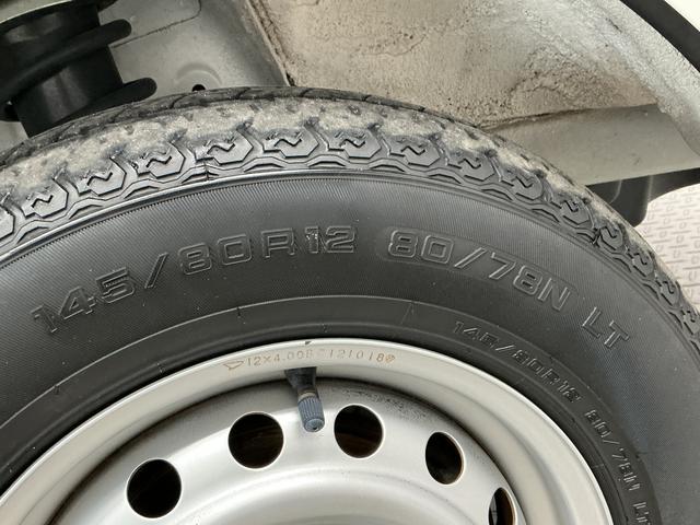 ハイゼットトラックローダンプ　４ＷＤ　ＡＴ車　禁煙　ワンオーナー　３方開走行無制限１年保証　４ＷＤ　ワンオーナー　ＡＴ　禁煙車　３方開　ゲートプロテクター　ドアバイザー　ヘッドライトレベライザー　アクセサリーソケット　マニュアルエアコン　スペアタイヤ　ラバーフロアマット（兵庫県）の中古車