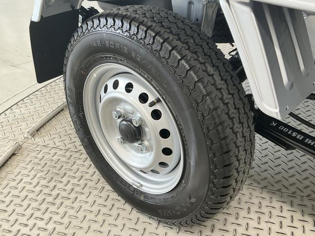 ハイゼットトラックジャンボエクストラ　４ＷＤ　ＣＶＴ　コーナーセンサー　３方開走行無制限１年保証　前後コーナーセンサー　４ＷＤ　ＣＶＴ車　３方開　荷台作業灯　オートハイビーム　ＬＥＤヘッドライト　アイドリングストップ　プッシュスタート　横滑り防止装置　リアゲートチェーン（兵庫県）の中古車