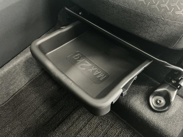 ロッキープレミアムＧ　ＨＥＶ　ワンオーナー　クルコン　シートヒーター走行無制限１年保証　前後コーナーセンサー　ワンオーナー　アダプティブクルーズコントロール　前席シートヒーター　オートハイビーム　ＬＥＤヘッドライト　プッシュスタート　１７インチ純正アルミホイール（兵庫県）の中古車