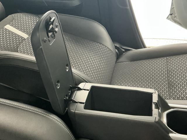 ロッキープレミアムＧ　ＨＥＶ　ワンオーナー　クルコン　シートヒーター走行無制限１年保証　前後コーナーセンサー　ワンオーナー　アダプティブクルーズコントロール　前席シートヒーター　オートハイビーム　ＬＥＤヘッドライト　プッシュスタート　１７インチ純正アルミホイール（兵庫県）の中古車