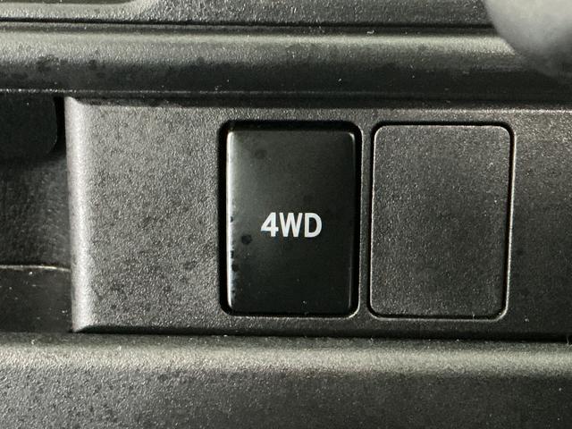 ハイゼットカーゴデラックスSAIII 4WD AT ワンオーナー ETC走行無制限1年保証 4WD ワンオーナー AT車 ETC リアコーナーセンサー オートハイビーム アイドリングストップ キーレス 横滑り防止装置 ヘッドライトレベライザー パワーウィンドウ ラジオ(兵庫県)の中古車