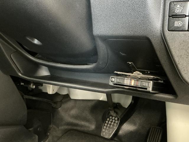ハイゼットカーゴデラックスSAIII 4WD AT ワンオーナー ETC走行無制限1年保証 4WD ワンオーナー AT車 ETC リアコーナーセンサー オートハイビーム アイドリングストップ キーレス 横滑り防止装置 ヘッドライトレベライザー パワーウィンドウ ラジオ(兵庫県)の中古車