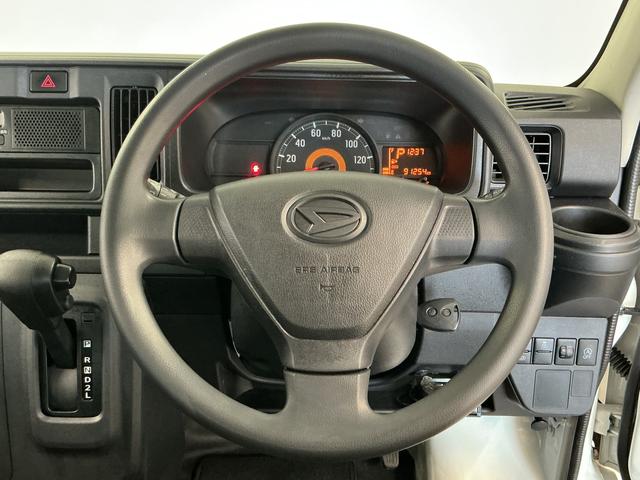 ハイゼットカーゴデラックスSAIII 4WD AT ワンオーナー ETC走行無制限1年保証 4WD ワンオーナー AT車 ETC リアコーナーセンサー オートハイビーム アイドリングストップ キーレス 横滑り防止装置 ヘッドライトレベライザー パワーウィンドウ ラジオ(兵庫県)の中古車