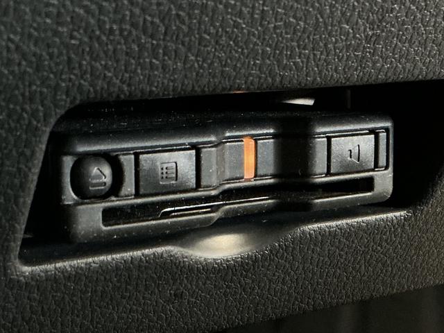 ハイゼットカーゴＤＸ　ワンオーナー　４ＷＤ　ラジオデッキ　コーナーセンサー１年保証　１オーナ　切替式４ＷＤ　ＥＴＣ　ラジオデッキ　ＣＶＴ車　前後コーナーセンサー　キーレスエントリー　ＬＥＤヘッドライト　オートハイビーム　横滑り防止装置　ドアバイザー　アイドリングストップ（兵庫県）の中古車