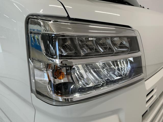 ハイゼットカーゴＤＸ　ワンオーナー　４ＷＤ　ラジオデッキ　コーナーセンサー１年保証　１オーナ　切替式４ＷＤ　ＥＴＣ　ラジオデッキ　ＣＶＴ車　前後コーナーセンサー　キーレスエントリー　ＬＥＤヘッドライト　オートハイビーム　横滑り防止装置　ドアバイザー　アイドリングストップ（兵庫県）の中古車