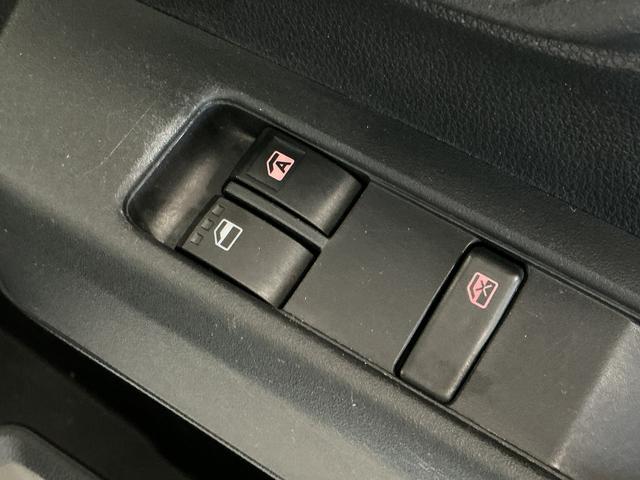 ハイゼットカーゴＤＸ　ワンオーナー　４ＷＤ　ラジオデッキ　コーナーセンサー１年保証　１オーナ　切替式４ＷＤ　ＥＴＣ　ラジオデッキ　ＣＶＴ車　前後コーナーセンサー　キーレスエントリー　ＬＥＤヘッドライト　オートハイビーム　横滑り防止装置　ドアバイザー　アイドリングストップ（兵庫県）の中古車