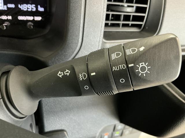 ハイゼットカーゴＤＸ　ワンオーナー　４ＷＤ　ラジオデッキ　コーナーセンサー１年保証　１オーナ　切替式４ＷＤ　ＥＴＣ　ラジオデッキ　ＣＶＴ車　前後コーナーセンサー　キーレスエントリー　ＬＥＤヘッドライト　オートハイビーム　横滑り防止装置　ドアバイザー　アイドリングストップ（兵庫県）の中古車