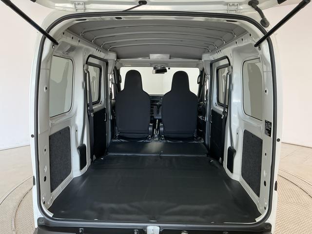 ハイゼットカーゴＤＸ　ワンオーナー　４ＷＤ　ラジオデッキ　コーナーセンサー１年保証　１オーナ　切替式４ＷＤ　ＥＴＣ　ラジオデッキ　ＣＶＴ車　前後コーナーセンサー　キーレスエントリー　ＬＥＤヘッドライト　オートハイビーム　横滑り防止装置　ドアバイザー　アイドリングストップ（兵庫県）の中古車