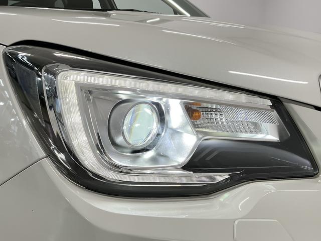フォレスター２．０ｉ　４ＷＤ　ＥＴＣ　１７インチアルミホイール　キーレス１年保証　４ＷＤ　ＥＴＣ　横滑り防止装置　１７インチ純正アルミホイール　ＬＥＤヘッドライト　オートエアコン　アイドリングストップ　電動格納ミラー　運転席シートリフター　アクセサリーソケット　キーレス（兵庫県）の中古車