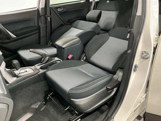 フォレスター２．０ｉ　４ＷＤ　ＥＴＣ　１７インチアルミホイール　キーレス１年保証　４ＷＤ　ＥＴＣ　横滑り防止装置　１７インチ純正アルミホイール　ＬＥＤヘッドライト　オートエアコン　アイドリングストップ　電動格納ミラー　運転席シートリフター　アクセサリーソケット　キーレス（兵庫県）の中古車