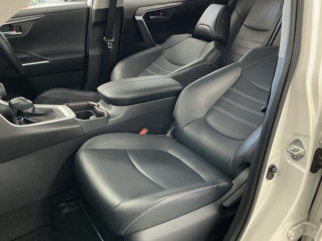 ＲＡＶ４Ｇ　４ＷＤ　禁煙　１オーナー　９インチナビ　ドラレコ　ＥＴＣ１年保証　４ＷＤ　禁煙車　ワンオーナー　９インチナビＴＶ　ドラレコ　ＥＴＣ　バックカメラ　衝突軽減ブレーキ　レーダークルーズコントロール　パワーバックドア　コーナーセンサー　１８インチアルミホイール（兵庫県）の中古車