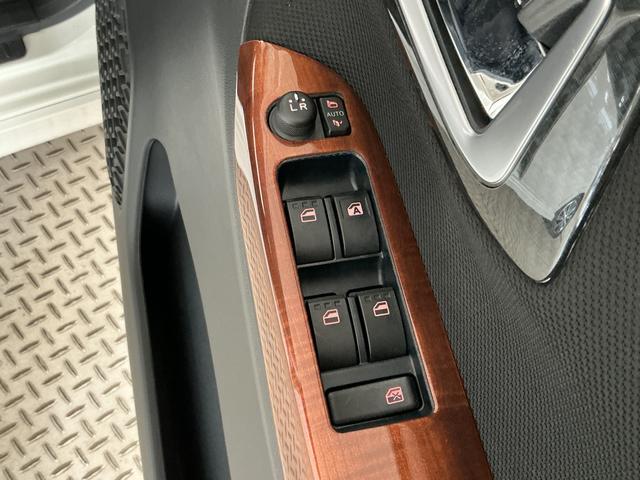 ムーヴカスタム XリミテッドII SAIII 1オーナー ナビTV1年保証 ワンオーナー ナビTV ETC パノラマモニター 運転席シートヒーター USB接続 Bluetooth オートハイビーム LEDヘッドライト 木目調パネル 14インチ純正アルミホイール(兵庫県)の中古車