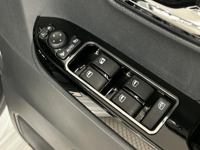 タントカスタムＸセレクション　ワンオーナー　ＢＳＭ　ナビ　ドラレコワンオーナー　ナビ　ＥＴＣ　バックカメラ　ドラレコ　ブラインドスポットモニター　両側電動スライドドア　前席シートヒーター　前後コーナーセンサー　Ｂｌｕｅｔｏｏｔｈ　ＵＳＢ　１４インチ純正アルミホイール（兵庫県）の中古車