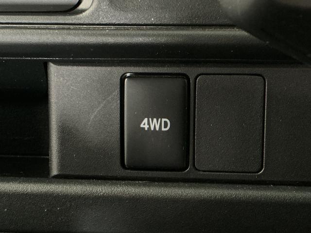 ハイゼットカーゴＤＸ　ＳＡIII　ワンオーナー　切替式４ＷＤ　ＥＴＣ　ラジオワンオーナー　切替式４ＷＤ　ラジオデッキ　ＥＴＣ　ＡＴ車　間仕切りカーテン　リアコーナーセンサー　オートハイビーム　ＬＥＤヘッドライト　フォグライト　ドアバイザー　横滑り防止装置　パワーウインドウ（兵庫県）の中古車