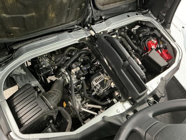 ハイゼットカーゴＤＸ　ＳＡIII　ワンオーナー　切替式４ＷＤ　ＥＴＣ　ラジオワンオーナー　切替式４ＷＤ　ラジオデッキ　ＥＴＣ　ＡＴ車　間仕切りカーテン　リアコーナーセンサー　オートハイビーム　ＬＥＤヘッドライト　フォグライト　ドアバイザー　横滑り防止装置　パワーウインドウ（兵庫県）の中古車