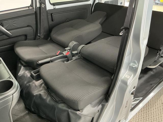 ハイゼットカーゴＤＸ　ＳＡIII　ワンオーナー　切替式４ＷＤ　ＥＴＣ　ラジオワンオーナー　切替式４ＷＤ　ラジオデッキ　ＥＴＣ　ＡＴ車　間仕切りカーテン　リアコーナーセンサー　オートハイビーム　ＬＥＤヘッドライト　フォグライト　ドアバイザー　横滑り防止装置　パワーウインドウ（兵庫県）の中古車