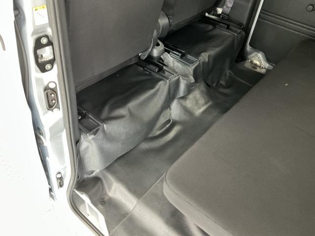 ハイゼットカーゴＤＸ　ＳＡIII　ワンオーナー　切替式４ＷＤ　ＥＴＣ　ラジオワンオーナー　切替式４ＷＤ　ラジオデッキ　ＥＴＣ　ＡＴ車　間仕切りカーテン　リアコーナーセンサー　オートハイビーム　ＬＥＤヘッドライト　フォグライト　ドアバイザー　横滑り防止装置　パワーウインドウ（兵庫県）の中古車