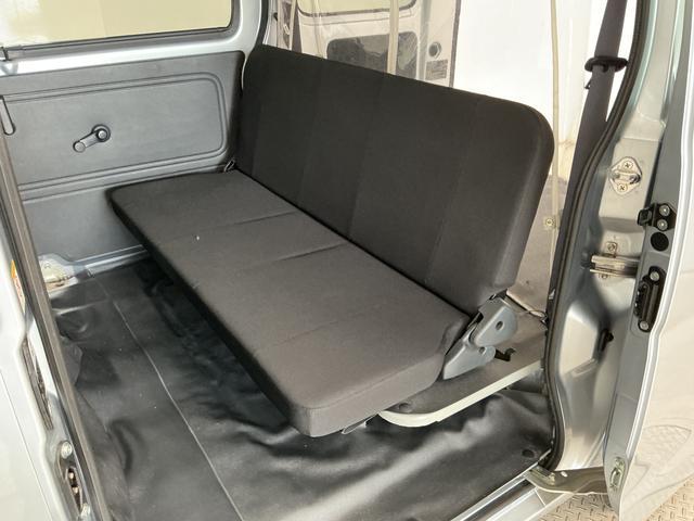 ハイゼットカーゴＤＸ　ＳＡIII　ワンオーナー　切替式４ＷＤ　ＥＴＣ　ラジオワンオーナー　切替式４ＷＤ　ラジオデッキ　ＥＴＣ　ＡＴ車　間仕切りカーテン　リアコーナーセンサー　オートハイビーム　ＬＥＤヘッドライト　フォグライト　ドアバイザー　横滑り防止装置　パワーウインドウ（兵庫県）の中古車