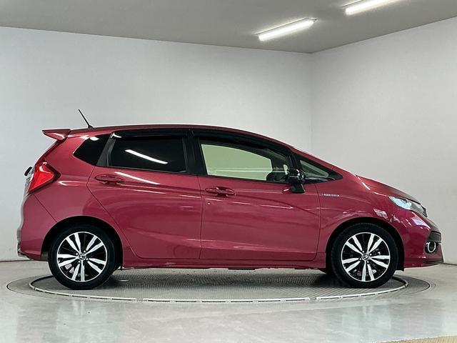 フィットハイブリッドＳ　ホンダセンシング　ＥＴＣ　バックカメラ　パドルシフト１年保証　衝突被害軽減ブレーキ　バックカメラ　ＥＴＣ　アダプティブクルーズコントロール　パドルシフト　ＣＤ　ＵＳＢ接続端子　ＬＥＤヘッドライト　アルミペダル　１６インチ純正アルミホイール（兵庫県）の中古車