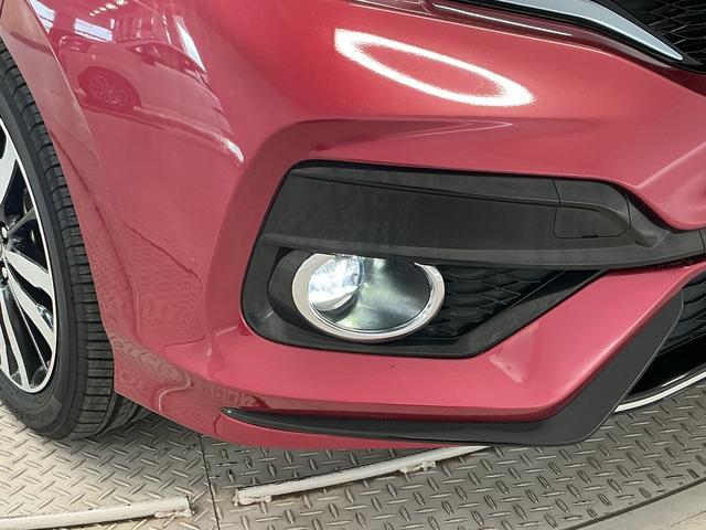 フィットハイブリッドＳ　ホンダセンシング　ＥＴＣ　バックカメラ　パドルシフト１年保証　衝突被害軽減ブレーキ　バックカメラ　ＥＴＣ　アダプティブクルーズコントロール　パドルシフト　ＣＤ　ＵＳＢ接続端子　ＬＥＤヘッドライト　アルミペダル　１６インチ純正アルミホイール（兵庫県）の中古車