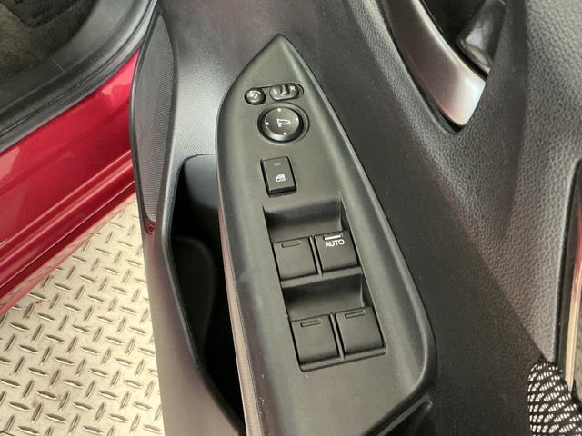 フィットハイブリッドＳ　ホンダセンシング　ＥＴＣ　バックカメラ　パドルシフト１年保証　衝突被害軽減ブレーキ　バックカメラ　ＥＴＣ　アダプティブクルーズコントロール　パドルシフト　ＣＤ　ＵＳＢ接続端子　ＬＥＤヘッドライト　アルミペダル　１６インチ純正アルミホイール（兵庫県）の中古車