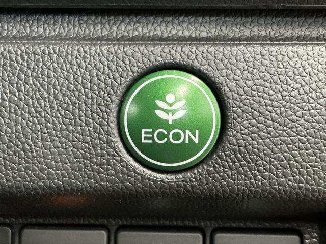 フィットハイブリッドＳ　ホンダセンシング　ＥＴＣ　バックカメラ　パドルシフト１年保証　衝突被害軽減ブレーキ　バックカメラ　ＥＴＣ　アダプティブクルーズコントロール　パドルシフト　ＣＤ　ＵＳＢ接続端子　ＬＥＤヘッドライト　アルミペダル　１６インチ純正アルミホイール（兵庫県）の中古車