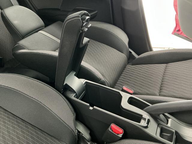 フィットハイブリッドＳ　ホンダセンシング　ＥＴＣ　バックカメラ　パドルシフト１年保証　衝突被害軽減ブレーキ　バックカメラ　ＥＴＣ　アダプティブクルーズコントロール　パドルシフト　ＣＤ　ＵＳＢ接続端子　ＬＥＤヘッドライト　アルミペダル　１６インチ純正アルミホイール（兵庫県）の中古車