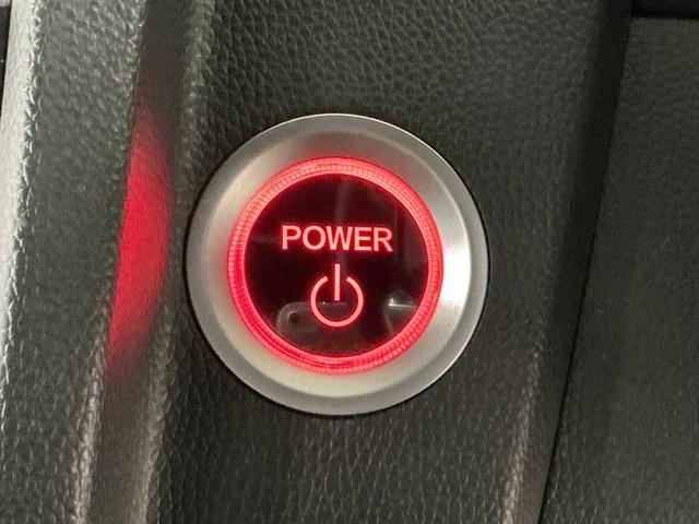 フィットハイブリッドＳ　ホンダセンシング　ＥＴＣ　バックカメラ　パドルシフト１年保証　衝突被害軽減ブレーキ　バックカメラ　ＥＴＣ　アダプティブクルーズコントロール　パドルシフト　ＣＤ　ＵＳＢ接続端子　ＬＥＤヘッドライト　アルミペダル　１６インチ純正アルミホイール（兵庫県）の中古車