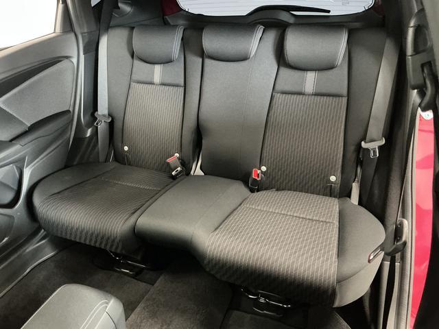 フィットハイブリッドＳ　ホンダセンシング　ＥＴＣ　バックカメラ　パドルシフト１年保証　衝突被害軽減ブレーキ　バックカメラ　ＥＴＣ　アダプティブクルーズコントロール　パドルシフト　ＣＤ　ＵＳＢ接続端子　ＬＥＤヘッドライト　アルミペダル　１６インチ純正アルミホイール（兵庫県）の中古車