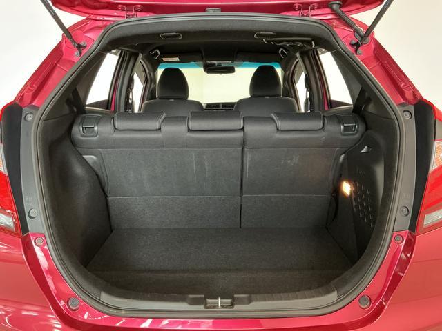 フィットハイブリッドＳ　ホンダセンシング　ＥＴＣ　バックカメラ　パドルシフト１年保証　衝突被害軽減ブレーキ　バックカメラ　ＥＴＣ　アダプティブクルーズコントロール　パドルシフト　ＣＤ　ＵＳＢ接続端子　ＬＥＤヘッドライト　アルミペダル　１６インチ純正アルミホイール（兵庫県）の中古車