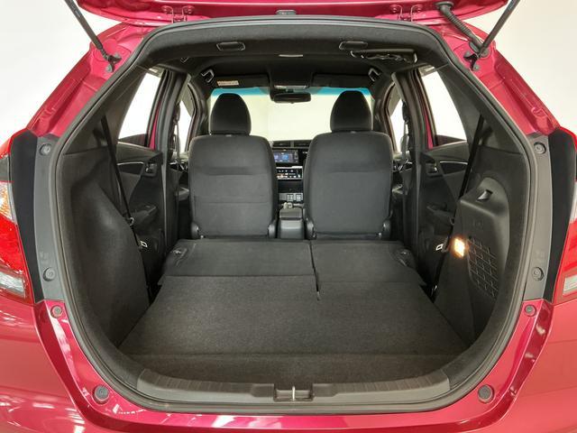 フィットハイブリッドＳ　ホンダセンシング　ＥＴＣ　バックカメラ　パドルシフト１年保証　衝突被害軽減ブレーキ　バックカメラ　ＥＴＣ　アダプティブクルーズコントロール　パドルシフト　ＣＤ　ＵＳＢ接続端子　ＬＥＤヘッドライト　アルミペダル　１６インチ純正アルミホイール（兵庫県）の中古車