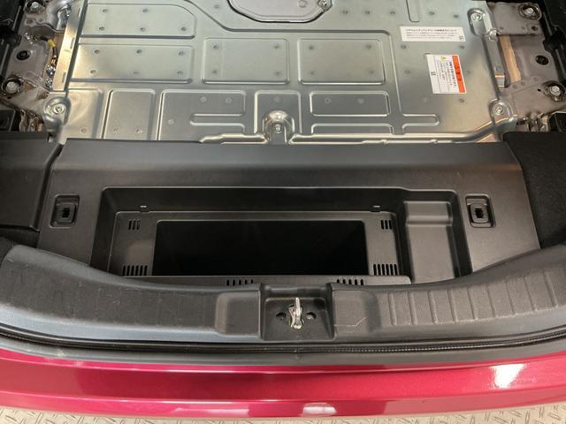 フィットハイブリッドＳ　ホンダセンシング　ＥＴＣ　バックカメラ　パドルシフト１年保証　衝突被害軽減ブレーキ　バックカメラ　ＥＴＣ　アダプティブクルーズコントロール　パドルシフト　ＣＤ　ＵＳＢ接続端子　ＬＥＤヘッドライト　アルミペダル　１６インチ純正アルミホイール（兵庫県）の中古車