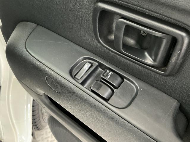 ハイゼットカーゴデラックスＳＡII　ナビ　バックカメラ　ＥＴＣ　ＵＳＢ接続ナビ　バックカメラ　ＥＴＣ　ＵＳＢ接続　リアコーナーセンサー　ＣＶＴ　ＤＶＤ　キーレスエントリー　ＬＥＤヘッドライト　オートハイビーム　ドアバイザー　横滑り防止装置　アイドリングストップ　オートライト（兵庫県）の中古車