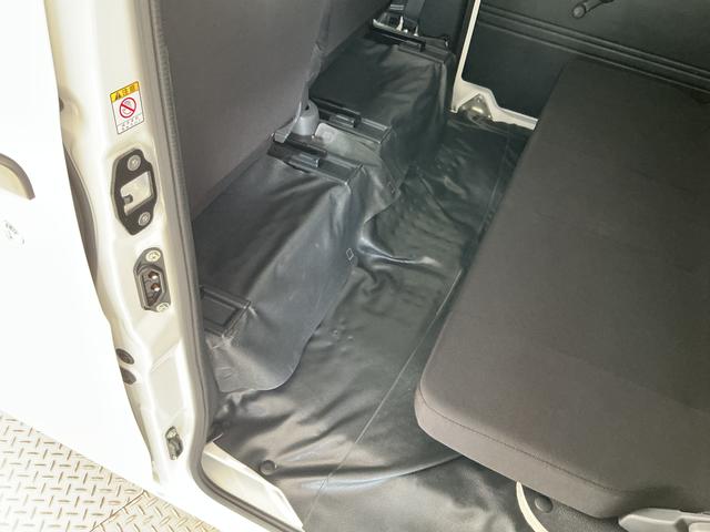 ハイゼットカーゴデラックスＳＡII　ナビ　バックカメラ　ＥＴＣ　ＵＳＢ接続ナビ　バックカメラ　ＥＴＣ　ＵＳＢ接続　リアコーナーセンサー　ＣＶＴ　ＤＶＤ　キーレスエントリー　ＬＥＤヘッドライト　オートハイビーム　ドアバイザー　横滑り防止装置　アイドリングストップ　オートライト（兵庫県）の中古車