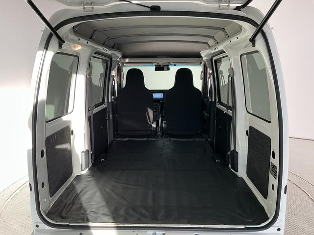 ハイゼットカーゴデラックスＳＡII　ナビ　バックカメラ　ＥＴＣ　ＵＳＢ接続ナビ　バックカメラ　ＥＴＣ　ＵＳＢ接続　リアコーナーセンサー　ＣＶＴ　ＤＶＤ　キーレスエントリー　ＬＥＤヘッドライト　オートハイビーム　ドアバイザー　横滑り防止装置　アイドリングストップ　オートライト（兵庫県）の中古車