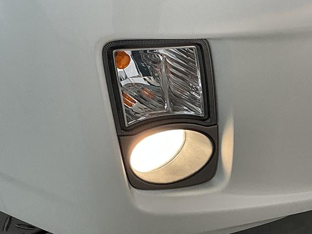 プリウスＳ　ＬＥＤエディション　禁煙　ワンオーナー　ナビＴＶ　ＥＴＣ１年保証　禁煙車　ワンオーナー　ナビＴＶ　ＥＴＣ　バックカメラ　コーナーポール　ＬＥＤヘッドライト　プッシュスタート　ヘッドライトウォッシャー　オートエアコン　ドアバイザー　１５インチアルミホイール（兵庫県）の中古車
