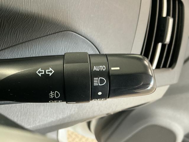 プリウスＳ　ＬＥＤエディション　禁煙　ワンオーナー　ナビＴＶ　ＥＴＣ１年保証　禁煙車　ワンオーナー　ナビＴＶ　ＥＴＣ　バックカメラ　コーナーポール　ＬＥＤヘッドライト　プッシュスタート　ヘッドライトウォッシャー　オートエアコン　ドアバイザー　１５インチアルミホイール（兵庫県）の中古車