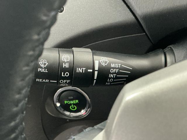 プリウスＳ　ＬＥＤエディション　禁煙　ワンオーナー　ナビＴＶ　ＥＴＣ１年保証　禁煙車　ワンオーナー　ナビＴＶ　ＥＴＣ　バックカメラ　コーナーポール　ＬＥＤヘッドライト　プッシュスタート　ヘッドライトウォッシャー　オートエアコン　ドアバイザー　１５インチアルミホイール（兵庫県）の中古車