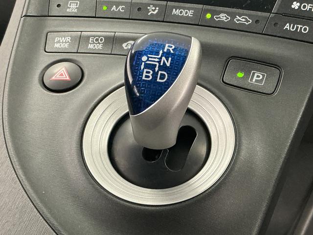 プリウスＳ　ＬＥＤエディション　禁煙　ワンオーナー　ナビＴＶ　ＥＴＣ１年保証　禁煙車　ワンオーナー　ナビＴＶ　ＥＴＣ　バックカメラ　コーナーポール　ＬＥＤヘッドライト　プッシュスタート　ヘッドライトウォッシャー　オートエアコン　ドアバイザー　１５インチアルミホイール（兵庫県）の中古車