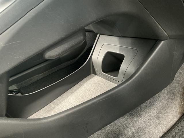 プリウスＳ　ＬＥＤエディション　禁煙　ワンオーナー　ナビＴＶ　ＥＴＣ１年保証　禁煙車　ワンオーナー　ナビＴＶ　ＥＴＣ　バックカメラ　コーナーポール　ＬＥＤヘッドライト　プッシュスタート　ヘッドライトウォッシャー　オートエアコン　ドアバイザー　１５インチアルミホイール（兵庫県）の中古車